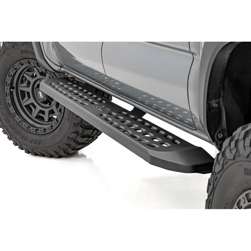 Nowość Progi, stopnie Rough Country RPT2 Double Cab