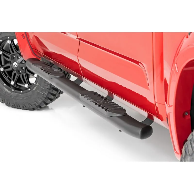 Nowość Progi, stopnie boczne czarne Rough Country Oval Nerf Steps Crew Cab