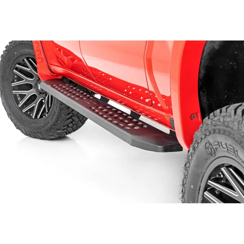 Progi, stopnie Rough Country RPT2 Crew Cab Wybór klientów