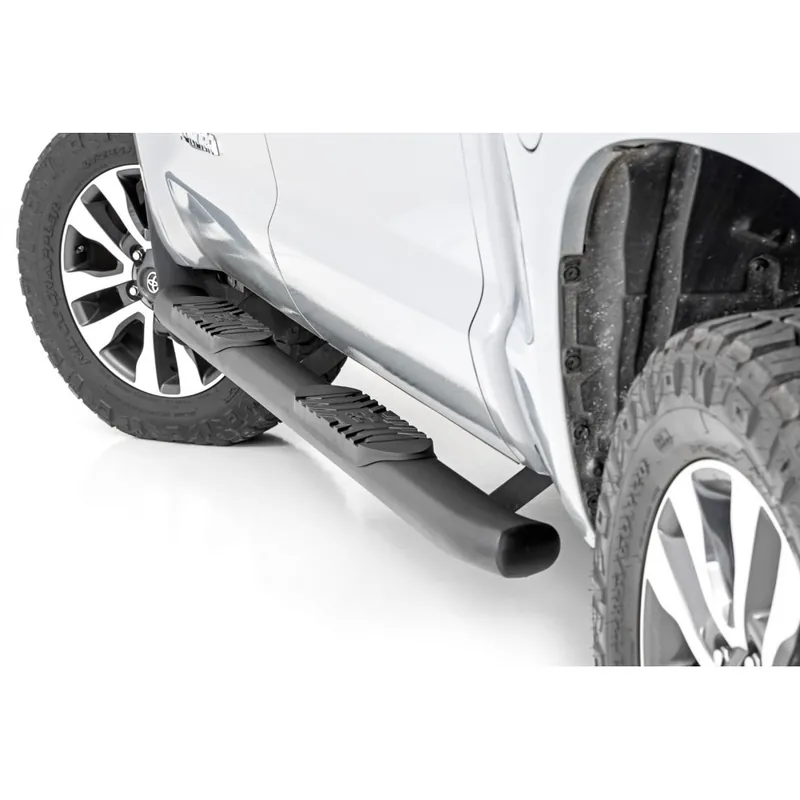 Oferta Progi, stopnie boczne czarne Rough Country Oval Nerf Steps Crew Cab