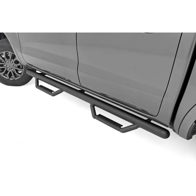 Progi, stopnie boczne czarne Rough Country Nerf Steps Crew Cab Super okazja