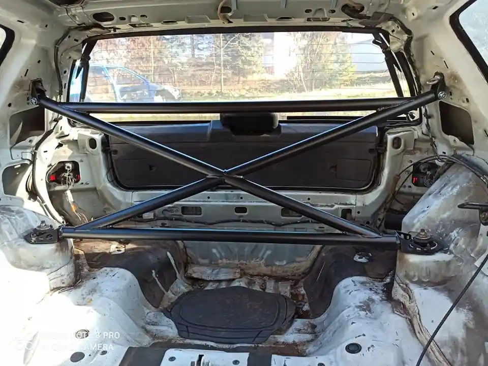 Darmowy zwrot Rozpórka Honda Civic VI Xbrace b-pillar Red